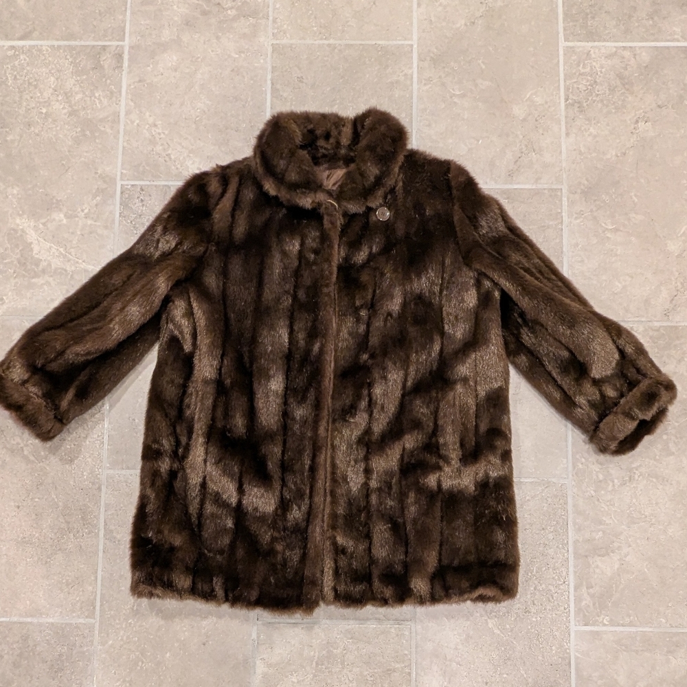 Dennis Basso Elegant Tan Coat